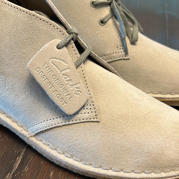 Clarks Desert Boots.  Size 9 (women’s) Pale green. - Picture 2 of 9